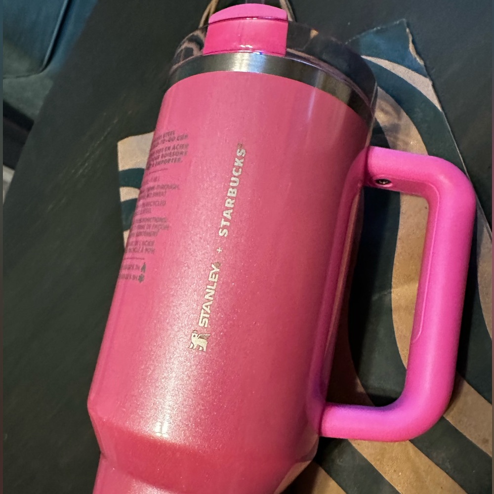WINTER PINK STANLEY X STARBUCKS 2024